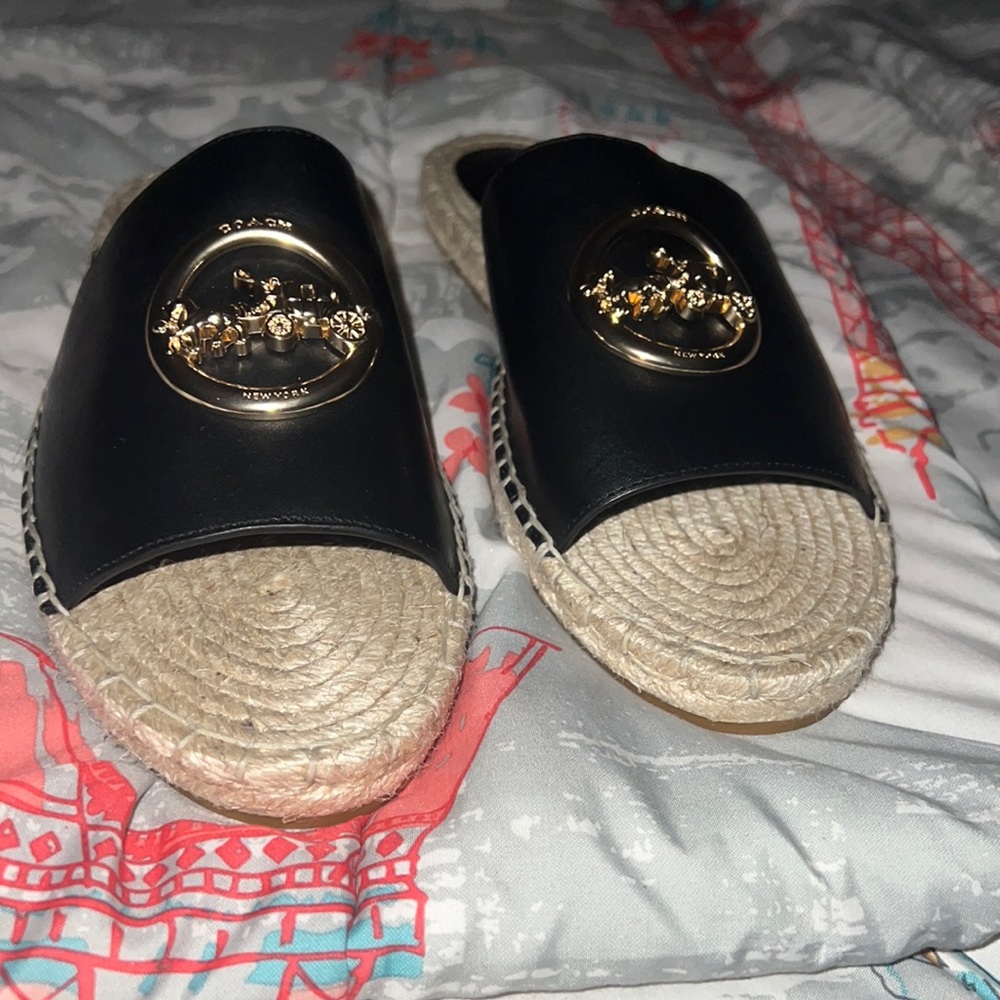 these have not been warn at all 😊😊😊. so enjoy these 🫶🏽🫶🏽 - Picture 3 of 6